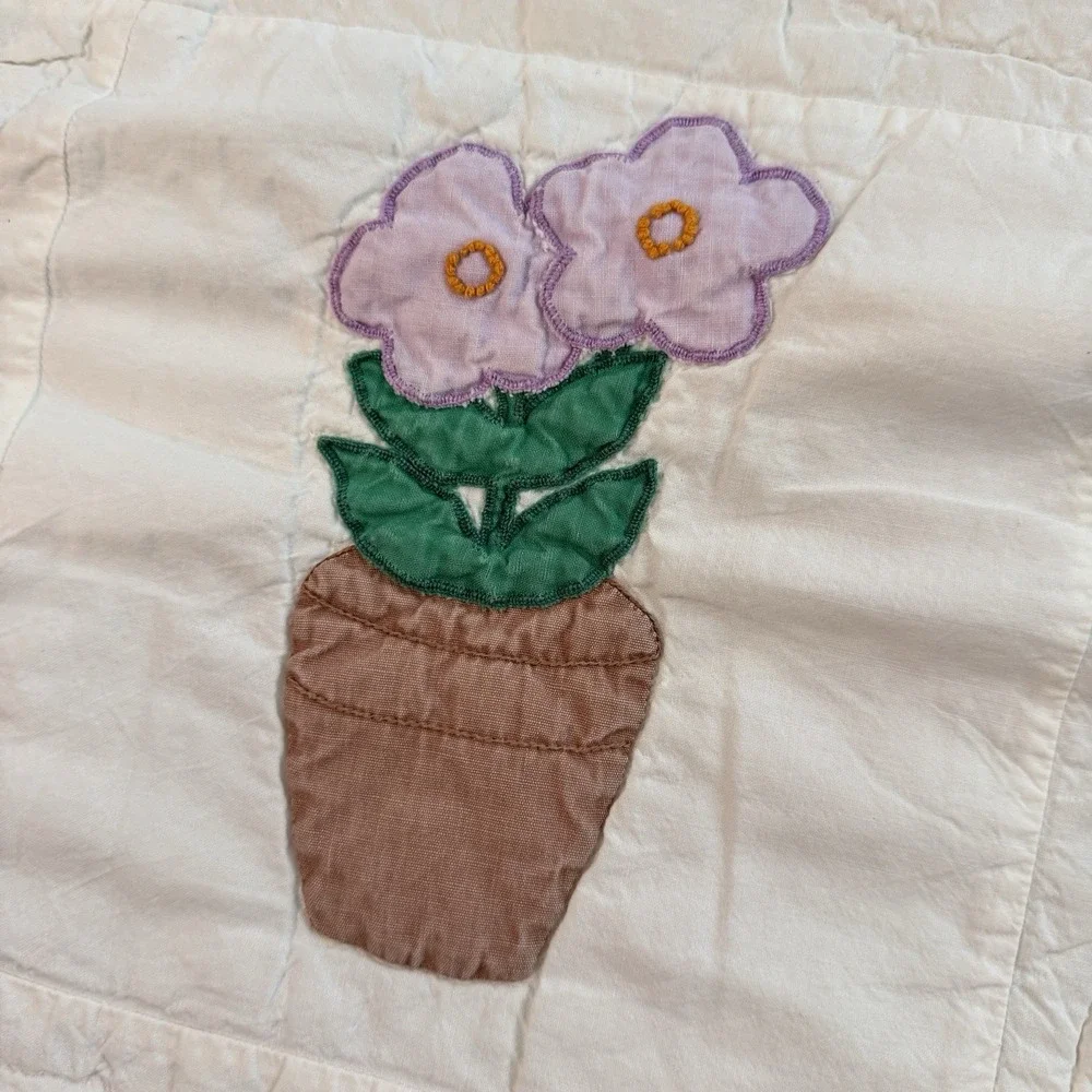 Vintage Handmade Baby Quilt Blanket Appliqué Cats Puppy Bunnies Flowers 36x50